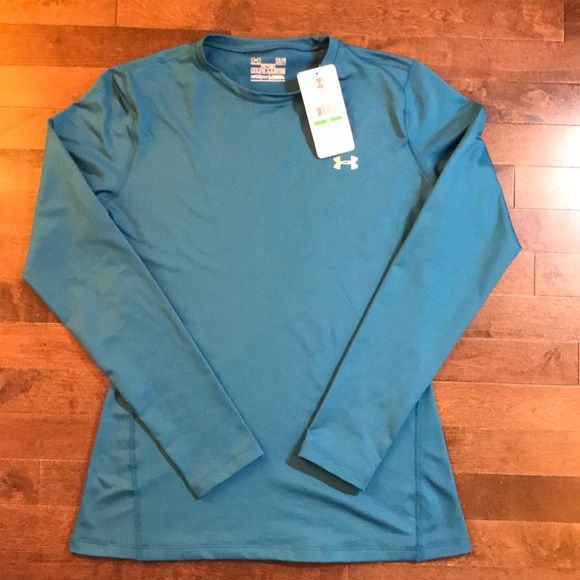 Under Armour Tops - Fitted women’s under armour cold gear